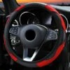 Coprivolante Universale Per Auto In Pelle Microfibra Antiscivolo Senza Anello Interno (rosso)